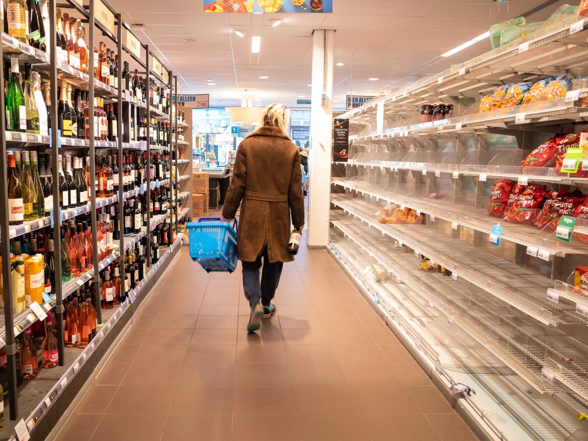 https://www.futurefoodsystems.com.au/wp-content/uploads/2020/05/Netherlands-supermarket-with-shelves-stripped-due-to-panic-buying-during-the-COVID-19-pandemic_Credit-Martijn-Baudoin_CROP-1200x900.jpg