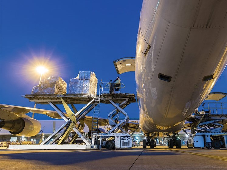 https://www.futurefoodsystems.com.au/wp-content/uploads/2020/07/Plane-on-the-runway-seen-from-below_Credit-WCAA_CROP.jpg