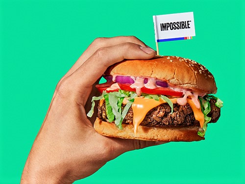 https://www.futurefoodsystems.com.au/wp-content/uploads/2020/09/Impossible-burger-in-hand_Impossible-Burgers_CROP.jpg