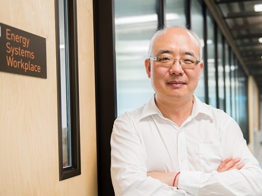 https://www.futurefoodsystems.com.au/wp-content/uploads/2020/09/Prof.-Joe-Dong-at-his-UNSW-Sydney-office_Credit-UNSW-Digital-Grid-Futures_CROP.jpg