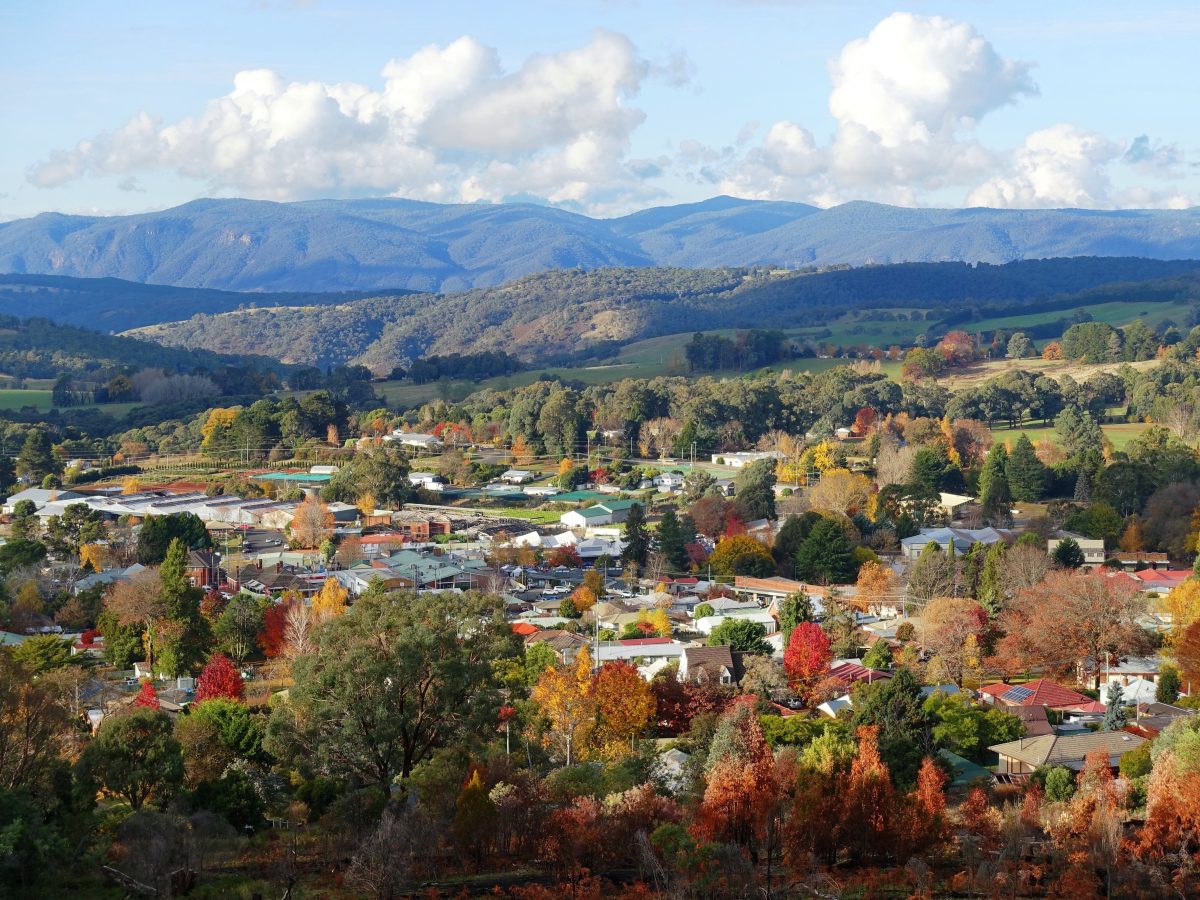 https://www.futurefoodsystems.com.au/wp-content/uploads/2021/02/Elevated-view-of-Batlow-New-South-Wales.-Credit-Shuang-Li-Shutterstock_CROP-1200x900.jpg