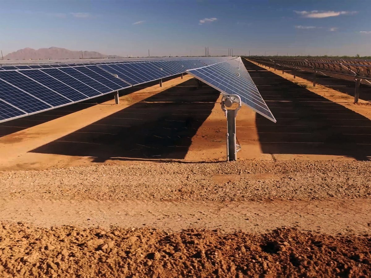 https://www.futurefoodsystems.com.au/wp-content/uploads/2021/03/Close-up-of-solar-power-panels-in-desert.-Credit-Wadstock-Shutterstock_1013882755_CROP-1200x900.jpg