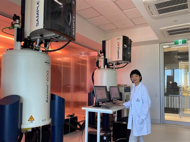 Dr Ruey-Leng Loo is a clinical pharmacist who is focusing her clinical expertise on the application of metabolic phenotyping in epidemiological and nutritional studies.