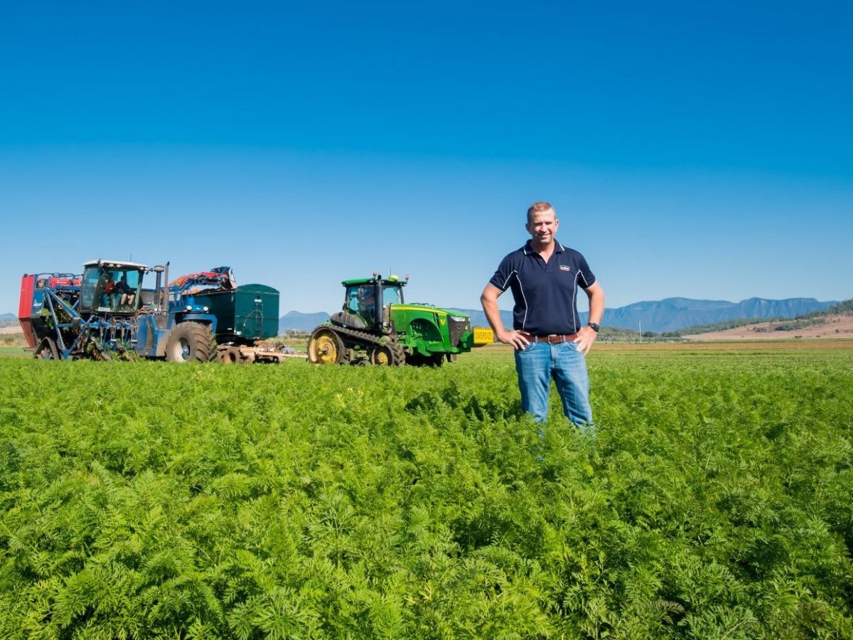 https://www.futurefoodsystems.com.au/wp-content/uploads/2021/06/Steven-Moffat-winner-of-the-horticultural-Exporter-of-the-Year-Award-announced-at-the-2021-Hort-Connections-conference.-Credit-Moffat-Media_CROP-1200x900.jpg