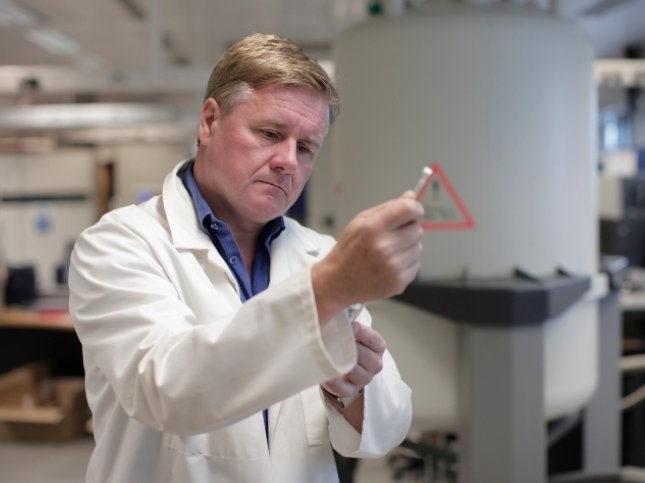 https://www.futurefoodsystems.com.au/wp-content/uploads/2021/09/CRC-Research-Program-3-lead-and-Australian-National-Phenome-Centre-Director-Professor-Jeremy-Nicholson-in-the-ANPC-lab.-Credit-Murdoch-University_CROP.jpg