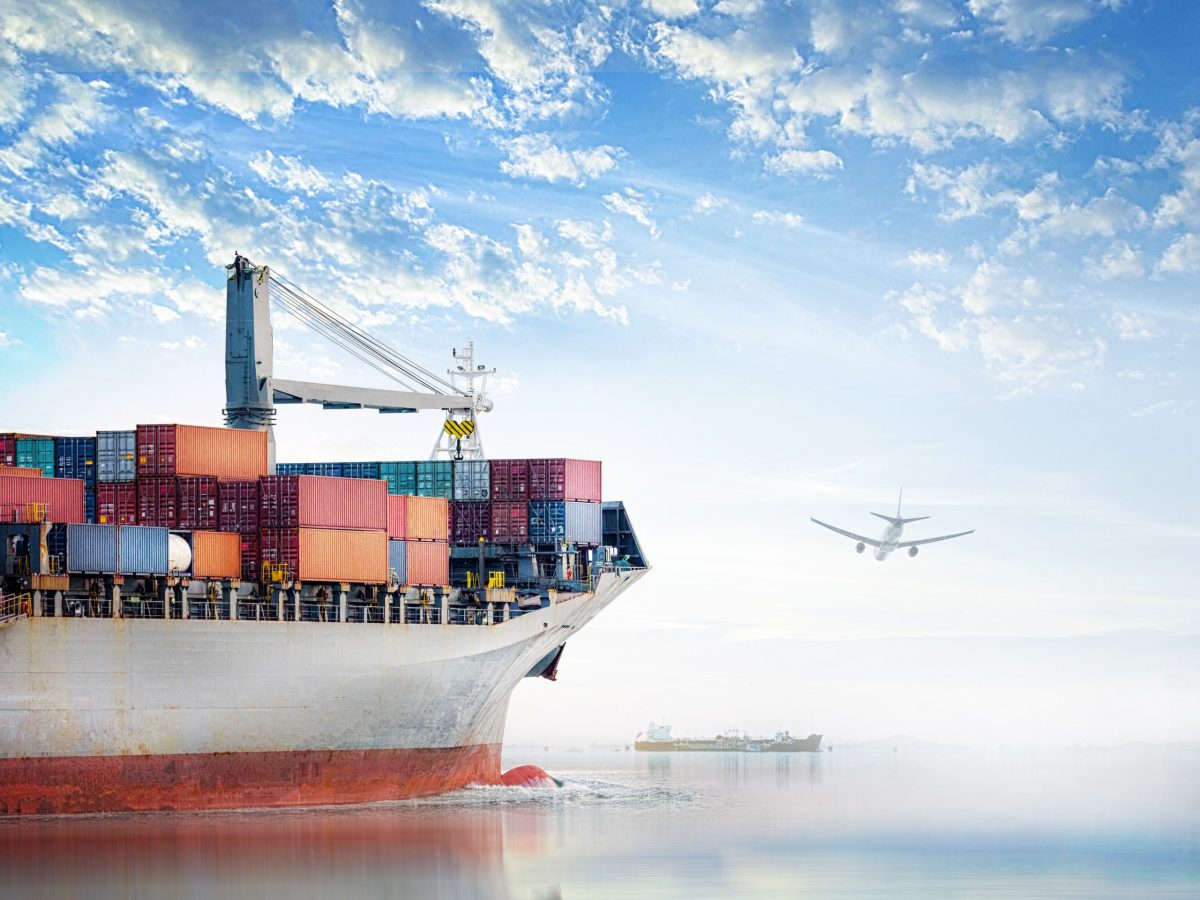 https://www.futurefoodsystems.com.au/wp-content/uploads/2021/10/Air-and-sea-freight.-Credit-Shutterstock_790799857_CROP-scaled-1200x900.jpg