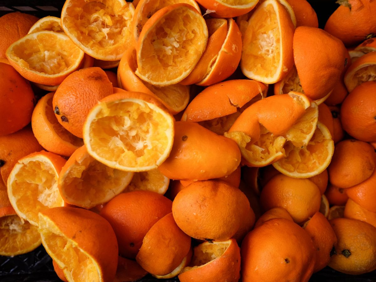 https://www.futurefoodsystems.com.au/wp-content/uploads/2021/11/Squeezed-oranges.-Credit-Shutterstock_1099346780_CROP-scaled-1200x900.jpg