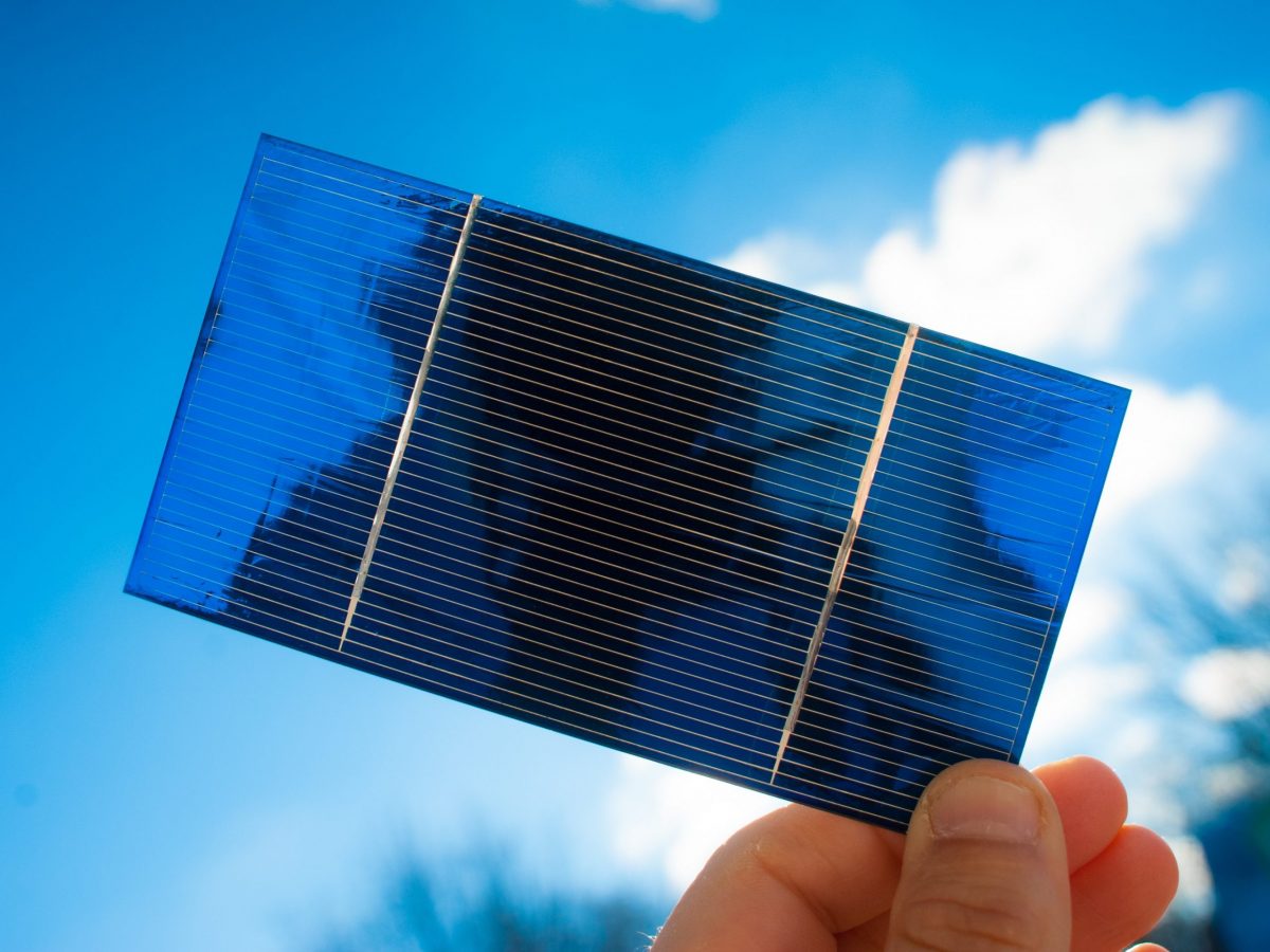 https://www.futurefoodsystems.com.au/wp-content/uploads/2022/02/Photovoltaic-solar-cell.-Credit-Dave-Weaver-Shutterstock_251620978_CROP-scaled-1200x900.jpg