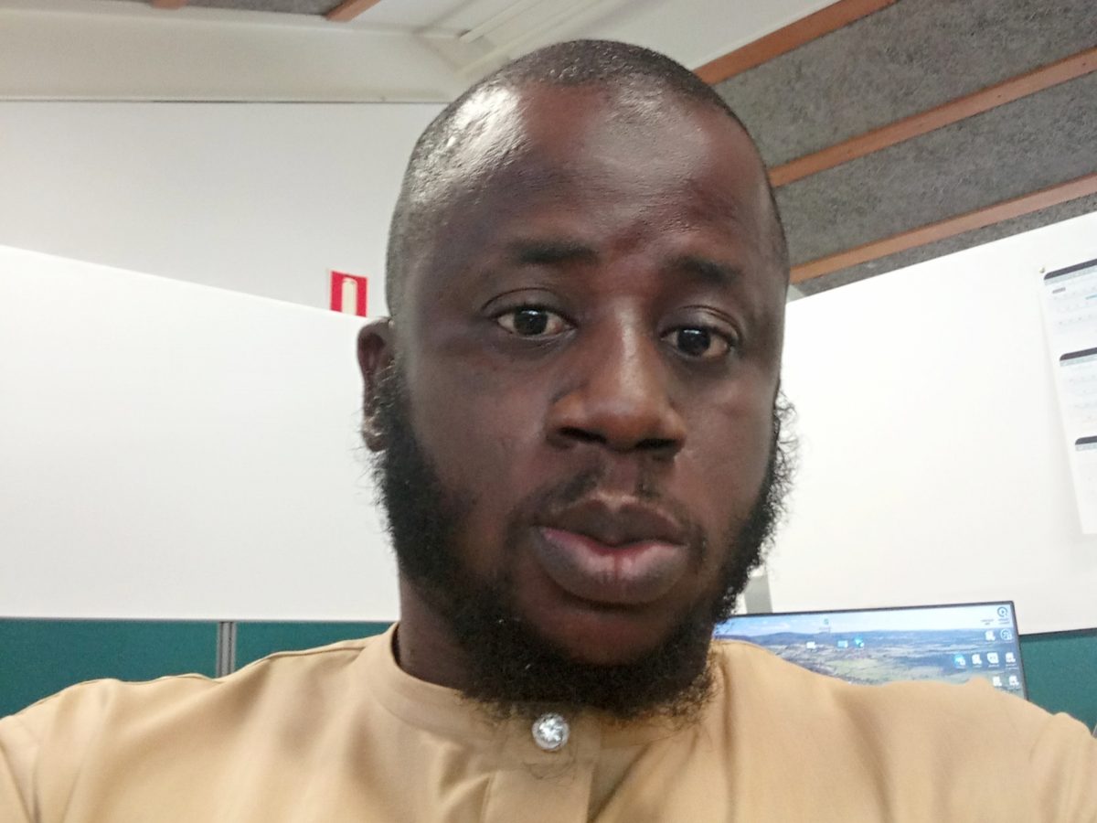 https://www.futurefoodsystems.com.au/wp-content/uploads/2022/06/Adejola-Yusuf-Adewale-PhD-student-is-developing-a-predictive-modelling-tool-for-egg-production-and-quality.-Credit-Courtesy-of-Yusuf-Adewale-UNE_CROP-1200x900.jpg