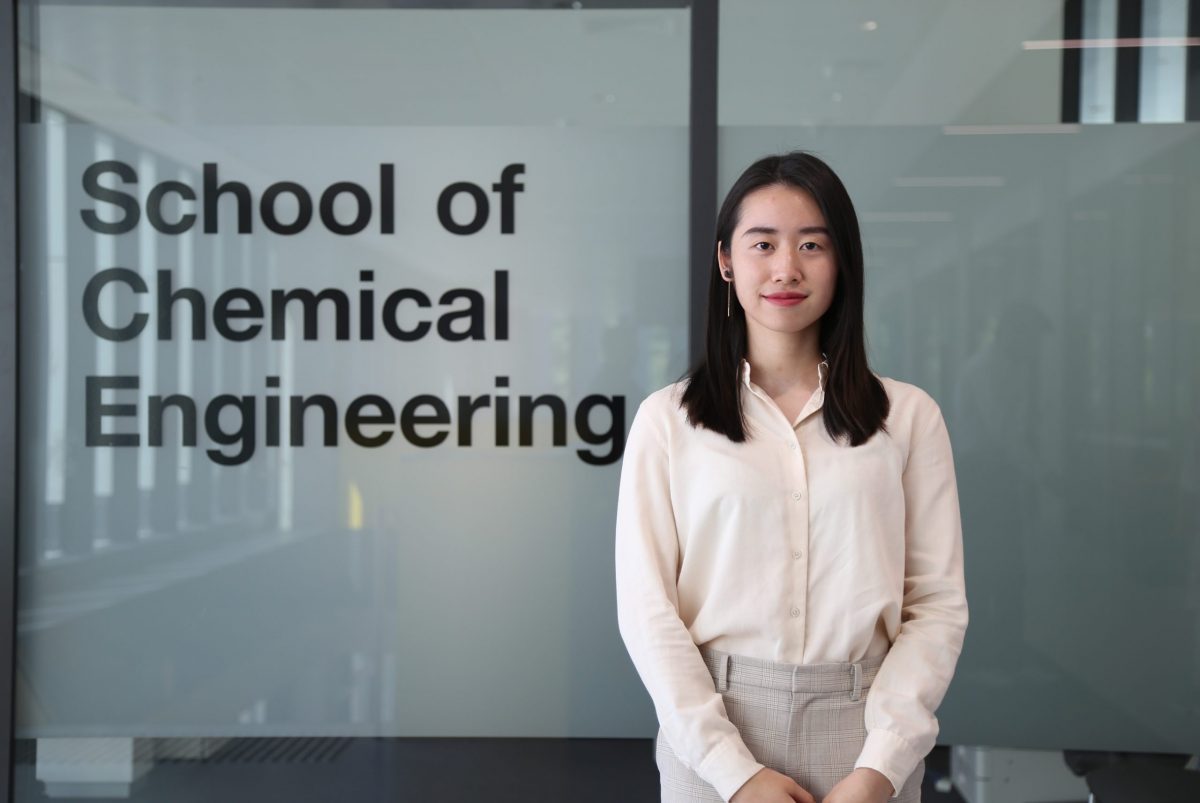 https://www.futurefoodsystems.com.au/wp-content/uploads/2022/11/Miranda-Yang-at-UNSWs-School-of-Chemical-Engineering.-Credit-Peifeng-Lv-scaled-1200x803.jpg