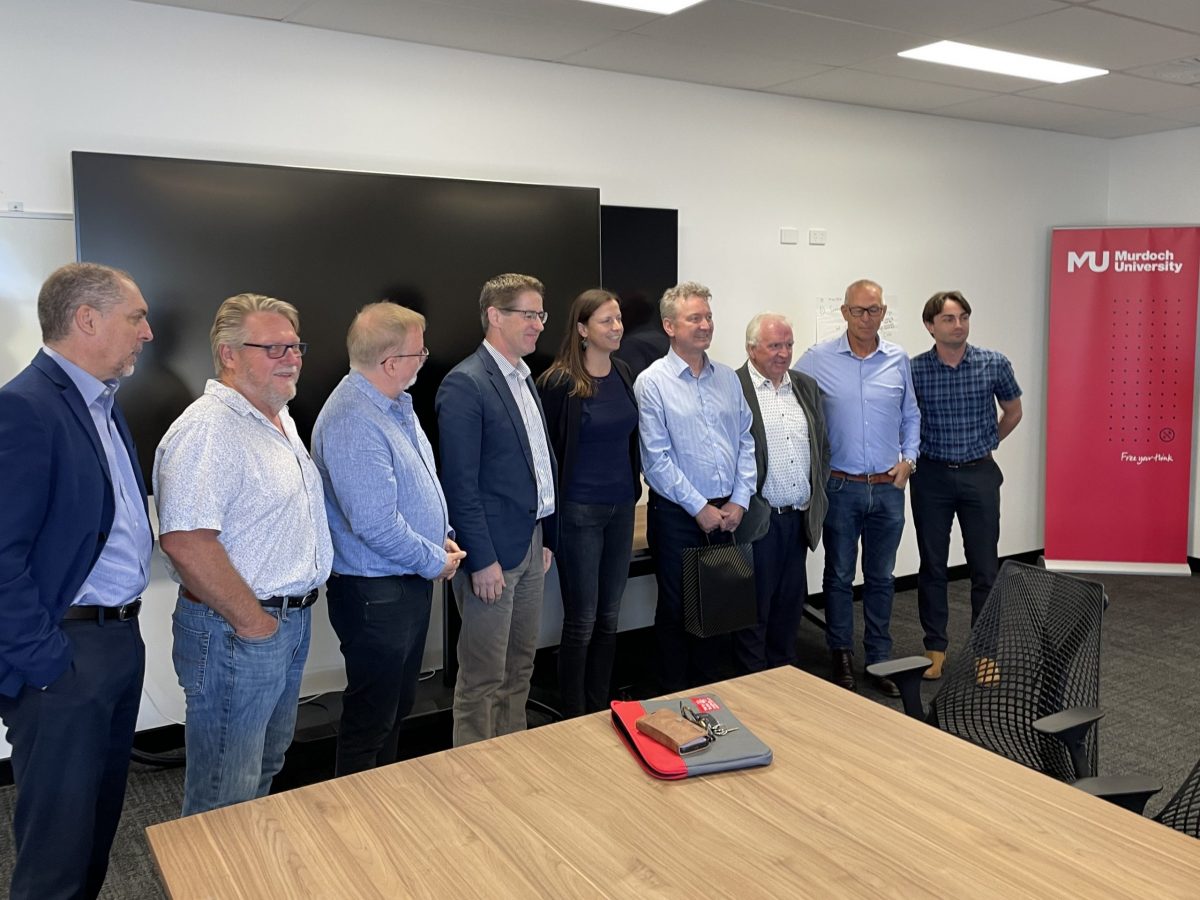 https://www.futurefoodsystems.com.au/wp-content/uploads/2023/05/FTF-project-planning-team-with-Dr-James-Krahe-at-far-right.-Credit-FFS_CROP_IMG_1078-2-scaled-1200x900.jpeg